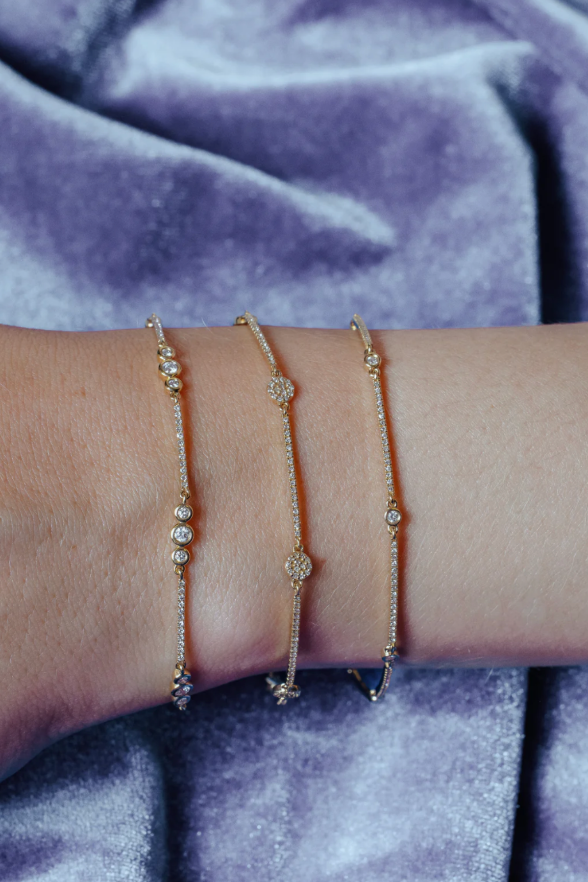 DAINTY DIAMOND DISC STATION BRACELET