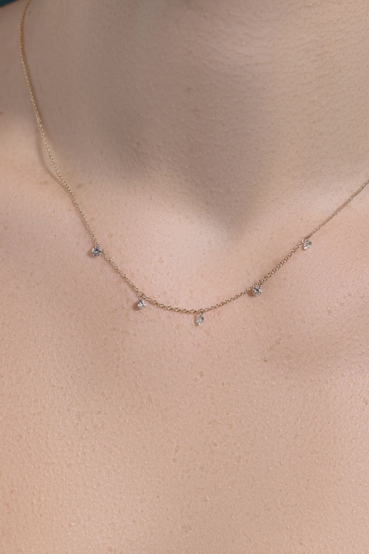 DELICATE NECKLACE WITH DRILL DIAMONDS
