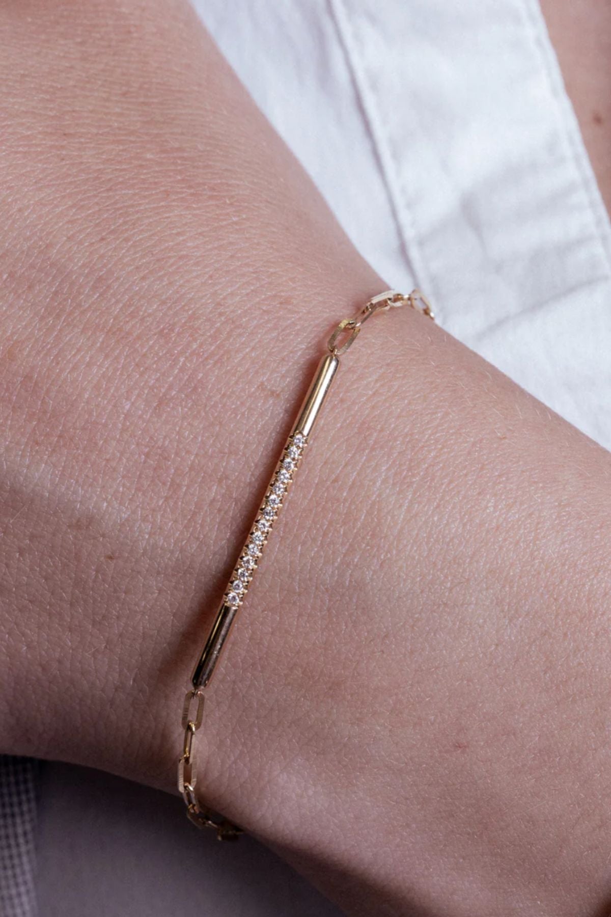 DELICATE PAPERCLIP BRACELET WITH GOLD BAR + INSET DIAMONDS
