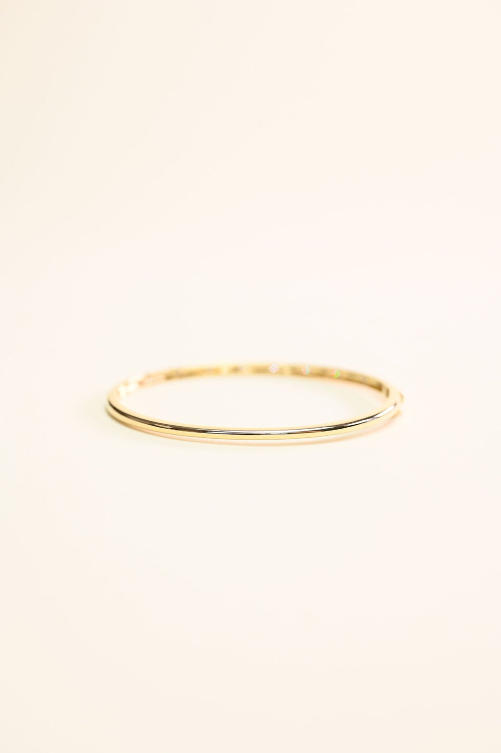 SOLID BANGLE WITH BEZEL DIAMONDS
